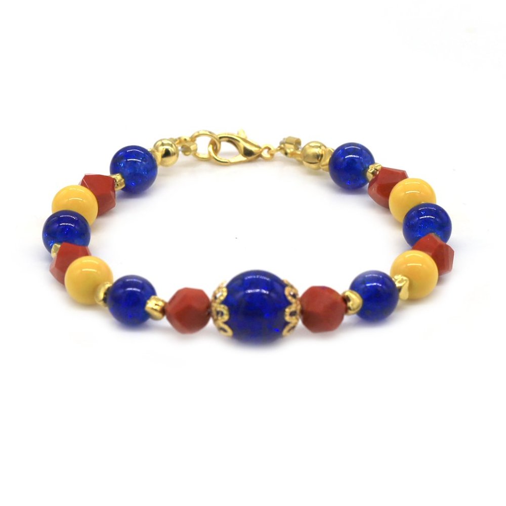 D.C. comics theme bracelet, Wonder Woman with figurine included. - Picture 2 of 3